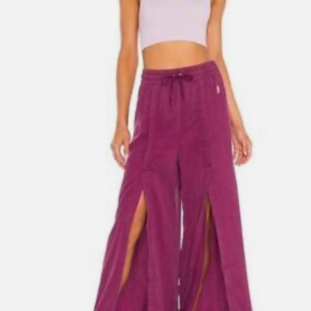 Brand NWOT Free People movement split leg, size M - Picture 9 of 9